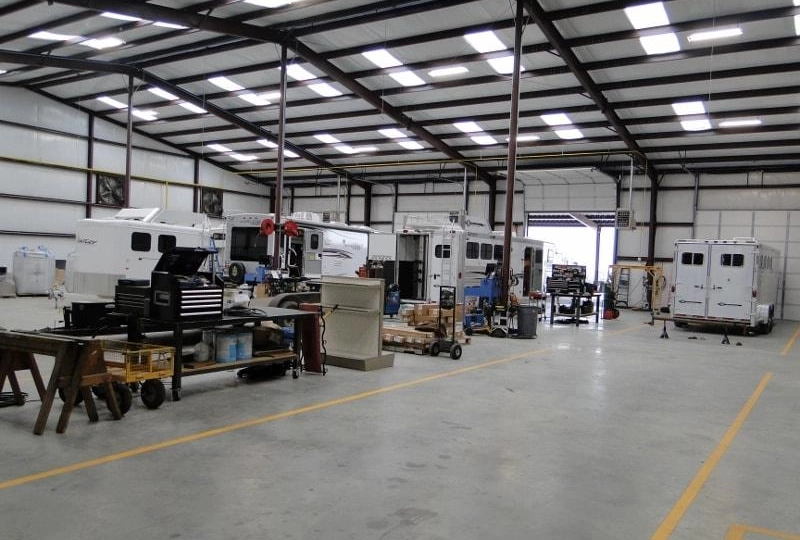 You are currently viewing Protecting Your Investment: A Guide to Horse Trailer Maintenance