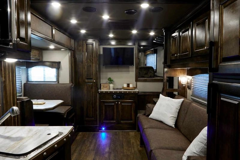 Read more about the article Why Choose a Trailer with an Outlaw Conversions?