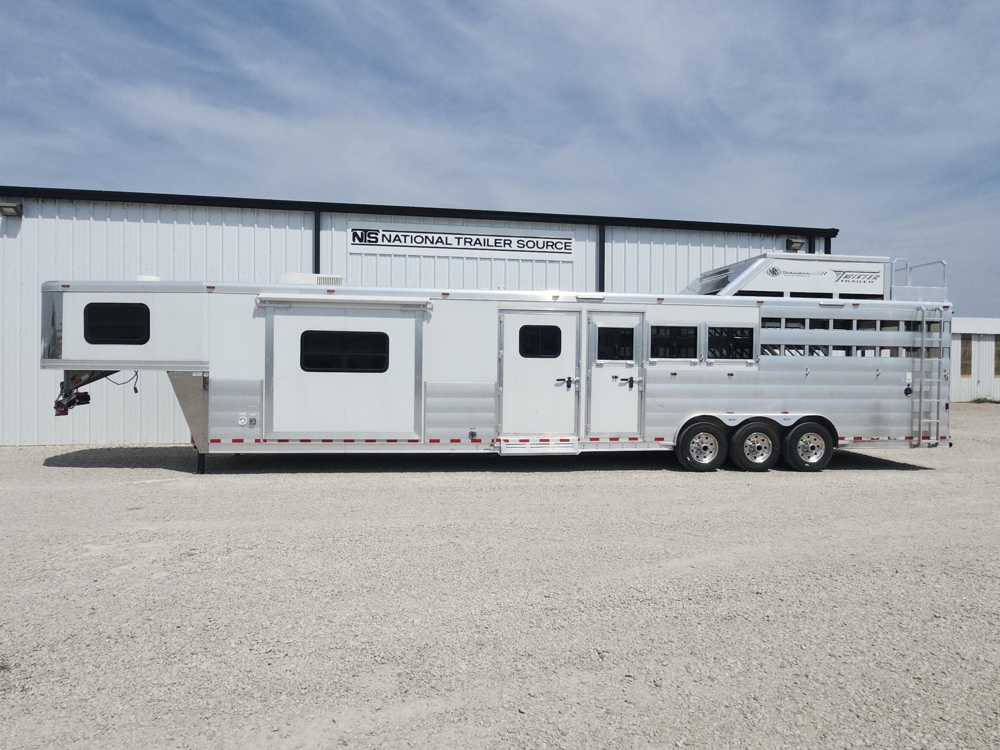 2020 Twister Livestock With 13'6" Outlaw Conversions